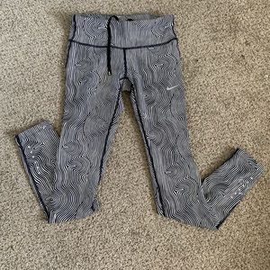 Nike Dri-Fit Illusion Black & White Leggings XS